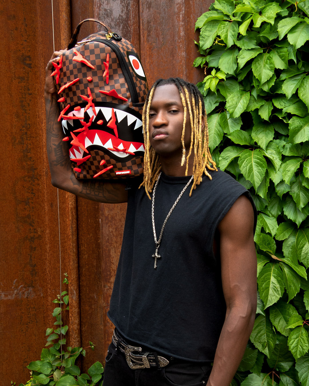 REAL 3D NINJA STARS SMASHED BACKPACK (DLXV)